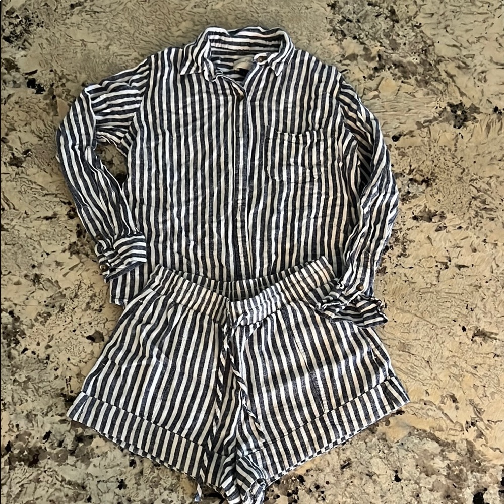 Universal Thread Blue and White Striped Top and Shorts Set
